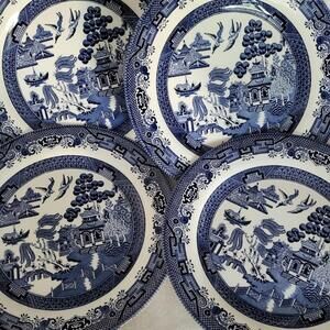 QUEEN'S By Churchill  4- Blue Willow  Plate's  Earthenware, Never Used NEW